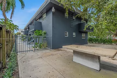 421 SW 9th St #3, Miami, FL 33130 - Photo 4