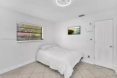1821 SW 98th Ter, Miramar, FL 33025 - Photo 16