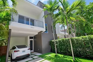 3053 Gifford Ln, Miami, FL 33133 - Photo 1