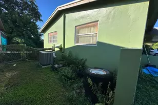 7570 Venetian St, Miramar, FL 33023 - Photo 2