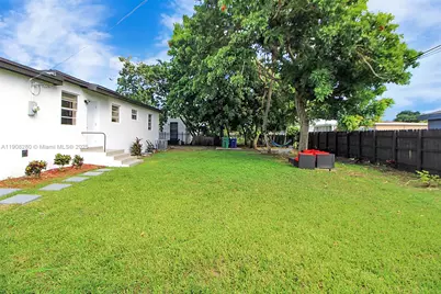 1130 NW 91st St, Miami, FL 33150 - Photo 30