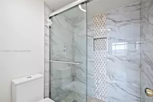 1000 Sain Charles Pl, Pembroke Pines, FL 33026 - Photo 12