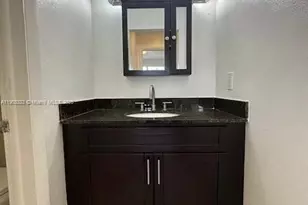 1015 NW 45th Ave, Miami, FL 33126 - Photo 10