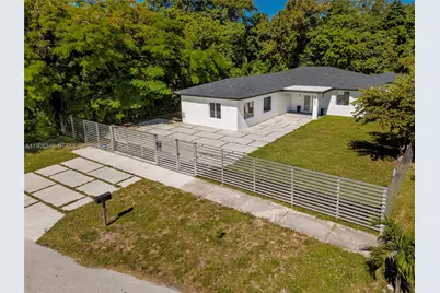 651 NE 172nd St, Miami, FL 33162 - Photo 1