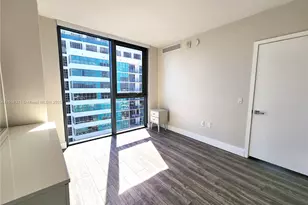 121 NE 34th St, Miami, FL 33137 - Photo 12