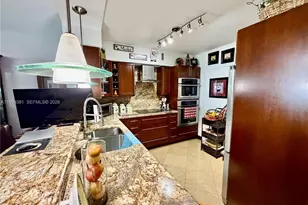 5700 Collins Ave, Miami Beach, FL 33140 - Photo 14