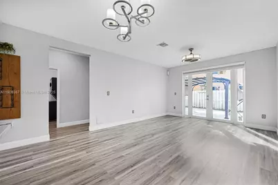 640 SE 1st St, Homestead, FL 33030 - Photo 10