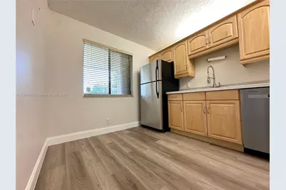 403 Lakeview Dr #203, Weston, FL 33326 - Photo 8