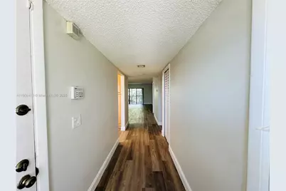 403 Lakeview Dr #203, Weston, FL 33326 - Photo 6