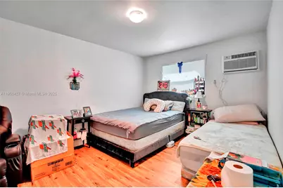 458 SW 9th St #3, Miami, FL 33130 - Photo 8