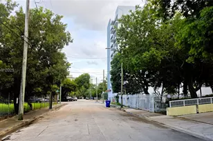 1350 NW 8th Ct, Miami, FL 33136 - Photo 40