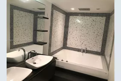 200 Biscayne Boulevard Way #902, Miami, FL 33131 - Photo 32
