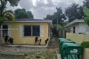 836 NW 101st St, Miami, FL 33150 - Photo 2