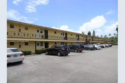2800 NE 203rd St #10, Aventura, FL 33180 - Photo 1