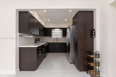 5641 SW 67th Ave, South Miami, FL 33143 - Photo 24