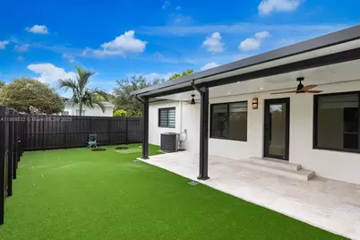 5641 SW 67th Ave, South Miami, FL 33143 - Photo 8