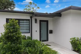 5641 SW 67th Ave, South Miami, FL 33143 - Photo 2