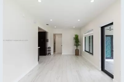 5641 SW 67th Ave, South Miami, FL 33143 - Photo 18