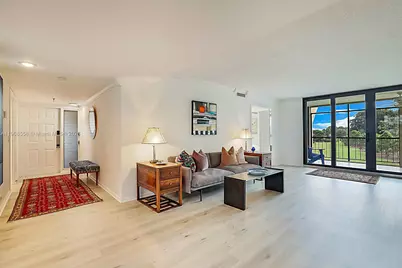 5390 Woodland Lakes Dr #301, Palm Beach Gardens, FL 33418 - Photo 2
