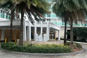 100 Bayview Dr, Sunny Isles Beach, FL 33160 - Photo 4