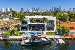 16470 NE 30th Ave, North Miami Beach, FL 33160 - Photo 12