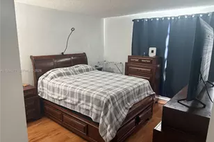 9735 Fontainebleau Blvd, Miami, FL 33172 - Photo 6