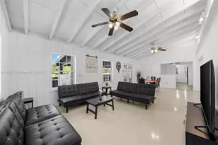 19 NE 3rd St, Dania Beach, FL 33004 - Photo 6