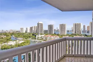 2000 Island Blvd, Aventura, FL 33160 - Photo 32