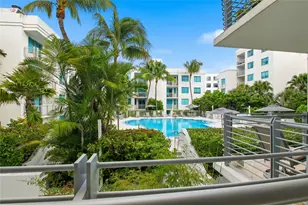 110 Washington Ave, Miami Beach, FL 33139 - Photo 4