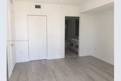 45 SW 9 St #1402, Miami, FL 33131 - Photo 2