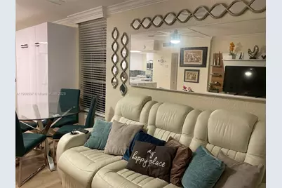 110 Fontainebleau Blvd #302, Miami, FL 33172 - Photo 2