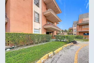 17600 NW 68th Ave #B2004, Hialeah, FL 33015 - Photo 16