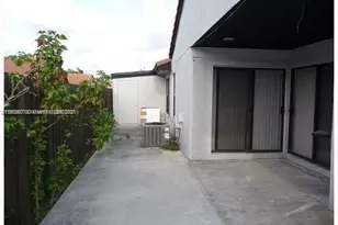 4860 SW 152nd Pl, Miami, FL 33185 - Photo 4