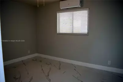 622 NE 6th St #1, Hallandale Beach, FL 33009 - Photo 8