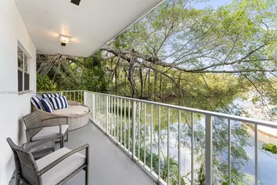 1860 Venice Park Dr #225, North Miami, FL 33181 - Photo 2