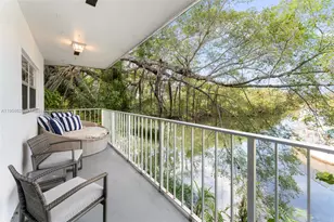 1860 Venice Park Dr, North Miami, FL 33181 - Photo 2