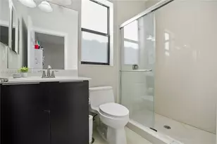 10204 NW 86th St, Doral, FL 33178 - Photo 42