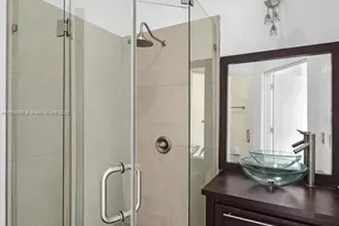 4863 NW 109th Path, Doral, FL 33178 - Photo 6