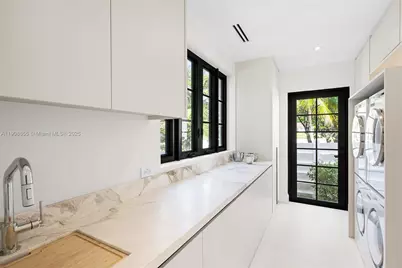 601 NE 56th St, Miami, FL 33137 - Photo 22