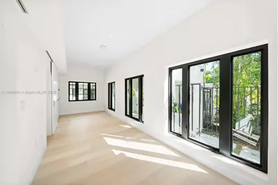 601 NE 56th St, Miami, FL 33137 - Photo 12