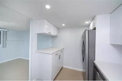 10421 Mahogany Key Cir #105, Miami, FL 33196 - Photo 8