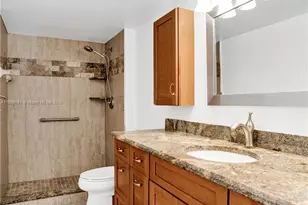 2220 N Cypress Bend Dr, Pompano Beach, FL 33069 - Photo 30