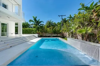 1325 Bay Dr, Miami Beach, FL 33141 - Photo 4