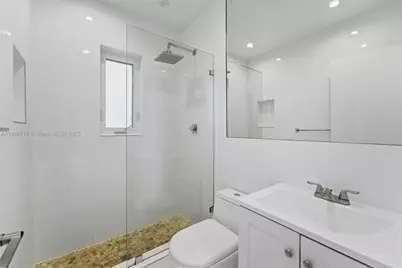 570 NW 49th St, Miami, FL 33127 - Photo 8