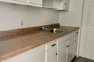 780 81st St, Miami Beach, FL 33141 - Photo 4