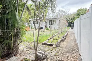 226 SW 11th St, Dania Beach, FL 33004 - Photo 2