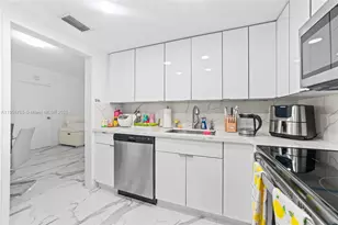 3725 S Ocean Dr, Hollywood, FL 33019 - Photo 18