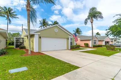 2590 SE 7th Pl, Homestead, FL 33033 - Photo 2