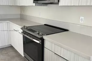 4740 NW 84th Ct, Doral, FL 33166 - Photo 10