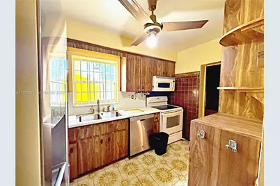 880 E 28th St, Hialeah, FL 33013 - Photo 4